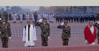 President, PM pays tributes to martyrs