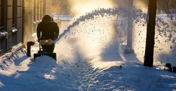 US faces blizzard-hit working week