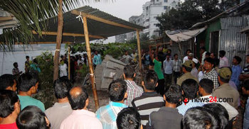 শীতলক্ষ্যার তীরে ২৫টি অবৈধ স্থাপনা উচ্ছেদ 