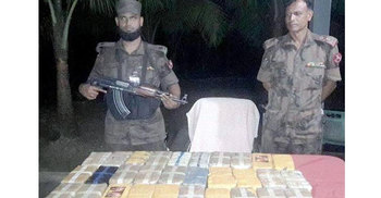 টেকনাফে ৯ কোটি টাকার ইয়াবাসহ নৌকা জব্দ 