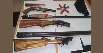 খাগড়াছড়িতে বিপুলসংখ্যক আগ্নেয়াস্ত্র উদ্ধার : আটক ১