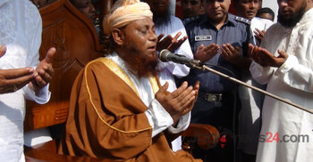 শোলাকিয়ায় দেশের বৃহত্তম ঈদের জামাত অনুষ্ঠিত