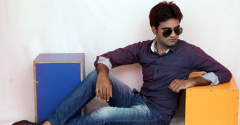 তরুণ মডেল বিপুল