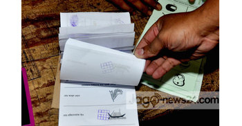 বগুড়ায় সিল মারার মহোৎসব