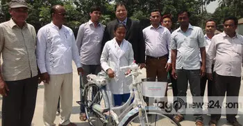 নারী শিক্ষা এগিয়ে নিতে হাতীবান্ধায় বাইসাইকেল বিতরণ