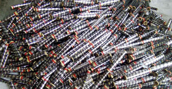 বাঁশি তৈরিতে ব্যস্ত নওগাঁর কারিগররা