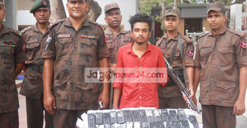 বেনাপোলে ৪০০ মোবাইলসহ আটক ১