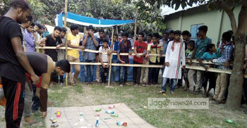 নওগাঁয় বিজিবি চত্বরে বৈশাখী মেলায় জুয়ার আসর