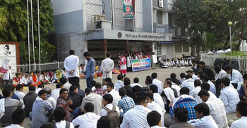 Osmani Medical students boycott class