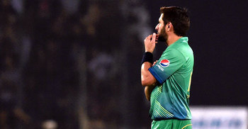 অধিনায়কত্ব ছাড়ছেন আফ্রিদি!  