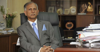 একুশের ভাবগাম্ভীর্য বজায় রাখার আহ্বান ঢাবি উপাচার্যের