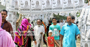 বিলাসপুরের আগুন যেন এখনও দগদগে