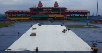 আবারও থামছে বৃষ্টি : খেলা হবে তো!