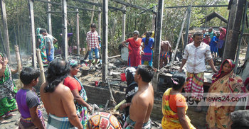 চরভদ্রাসনে বসতবাড়ি পুড়ে ছাই