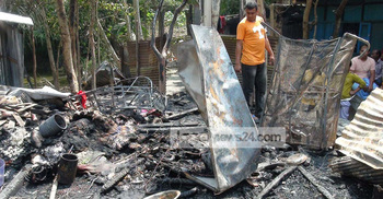 নোয়াখালীতে বসত ঘর পুড়ে ছাই