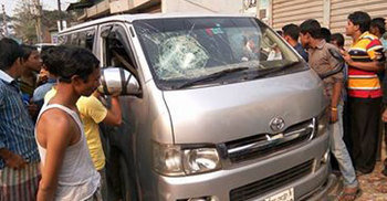 চালককে গুলি করে ২৮ লক্ষাধিক টাকা ছিনতাই