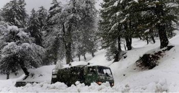 ছয়দিন পর হিমবাহ থেকে ভারতীয় সেনাকে জীবিত উদ্ধার