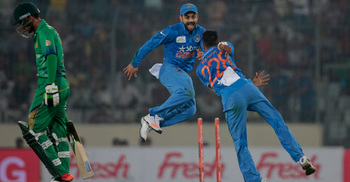 পাকিস্তানে পুড়ল আফ্রিদিদের কুশপুত্তুল