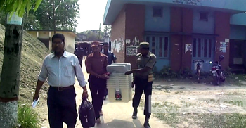 কালীগঞ্জে পৌর নির্বাচনের উপকরণ সরবরাহ 