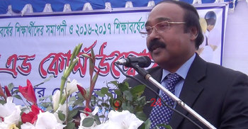 `আলোকিত মানুষ হতে হলে বই পড়ার বিকল্প নেই`