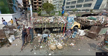 বাড্ডার সড়ক থেকে ময়লার স্তুপ সরান : মেয়রকে ওসি