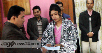 নড়াইলে সোনালী ব্যাংকের উদ্যোগে বৃত্তি প্রদান