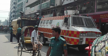 নয়াপল্টনে এপিসি ও জলকামান