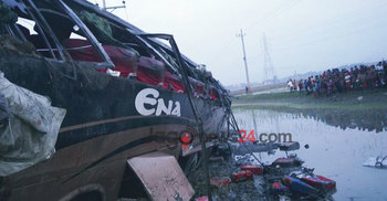 ইজতেমাগামী বাস খাদে পড়ে নিহত ১