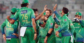 একাদশে আফ্রিদির জায়গা নিয়ে মিয়াঁদাদের প্রশ্ন