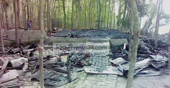 ঝালকাঠিতে বসত ঘরে অগ্নিকাণ্ড