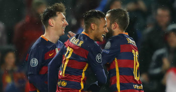 আর্সেনালকে উড়িয়ে শেষ আটে বার্সালোনা