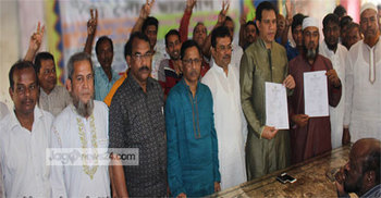 ভোলায় নৌকা প্রতীকের সনদ বিতরণ