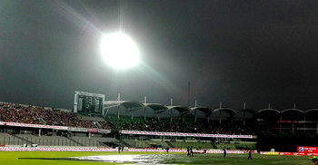 মিরপুর ভাসছে ঝড়-বৃষ্টিতে