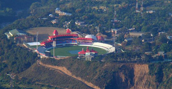 সকাল থেকে বৃষ্টি নেই ধর্মশালায়