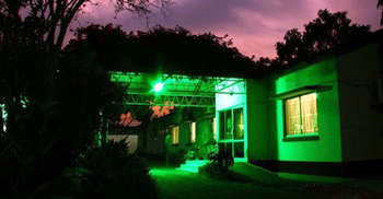 গ্রামীণ পরিবেশে এলেঙ্গা রিসোর্ট