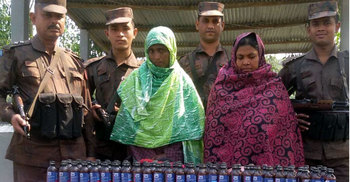 আখাউড়ায় ফেনসিডিলসহ দুই নারী আটক