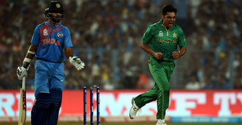 ৩ উইকেট হারিয়ে চাপে ভারত