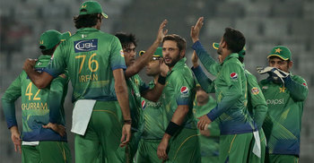 টি-টোয়েন্টিতে পাকিস্তানের সেঞ্চুরি