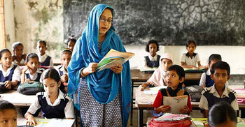 শিক্ষকতায় পিছিয়ে নারীরা