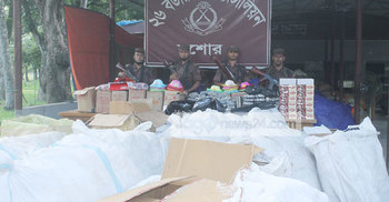 যশোরে আড়াই কোটি টাকার ভারতীয় মালামাল আটক