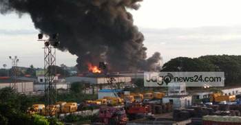 বেনাপোলে পণ্য গুদামে আগুন