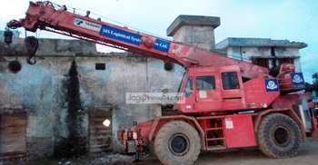 বেনাপোলে অধিকাংশ ক্রেন অচল : মালামাল খালাসে স্থবিরতা