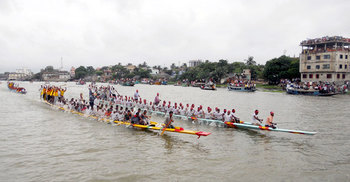 তিতাস নদীতে নৌকাবাইচ ৬ সেপ্টেম্বর