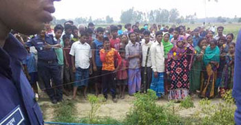 বোচাগঞ্জে যুবকের গলা কাটা মরদেহ উদ্ধার