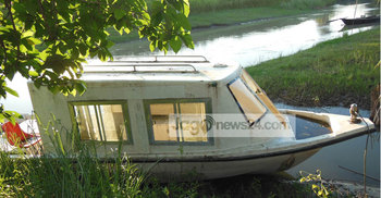 পরিচর্যার অভাবে সি-অ্যাম্বুলেন্সটি আজ নিজেই অসুস্থ