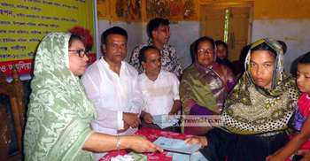 বর্তমান সরকার বিধবা ও প্রতিবন্ধী বান্ধব : চুমকি