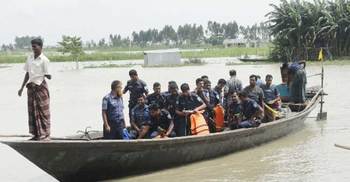 গণগ্রেফতার আতঙ্কে জনশূন্য গাইবান্ধার গ্রামাঞ্চল
