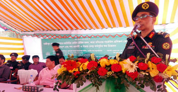 বন্দীদের হাতকে কর্মীর হাতে রূপান্তরিত করতে হবে