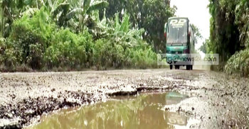 কুষ্টিয়া-ঝিনাইদহ মহাসড়ক যেন মরণ ফাঁদ 