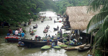 আষাঢ়-শ্রাবণ এলেই বদলে যায় বরিশালের ৫৫টি গ্রাম